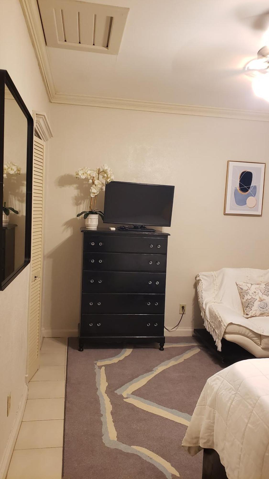 Away From Apartment Nassau